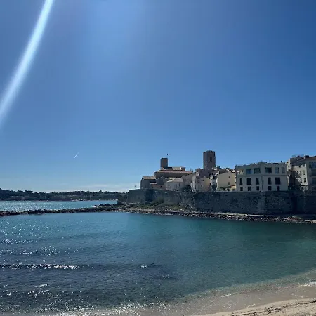 2 Pieces Rue Des Palmiers - Vieille D'antibes *